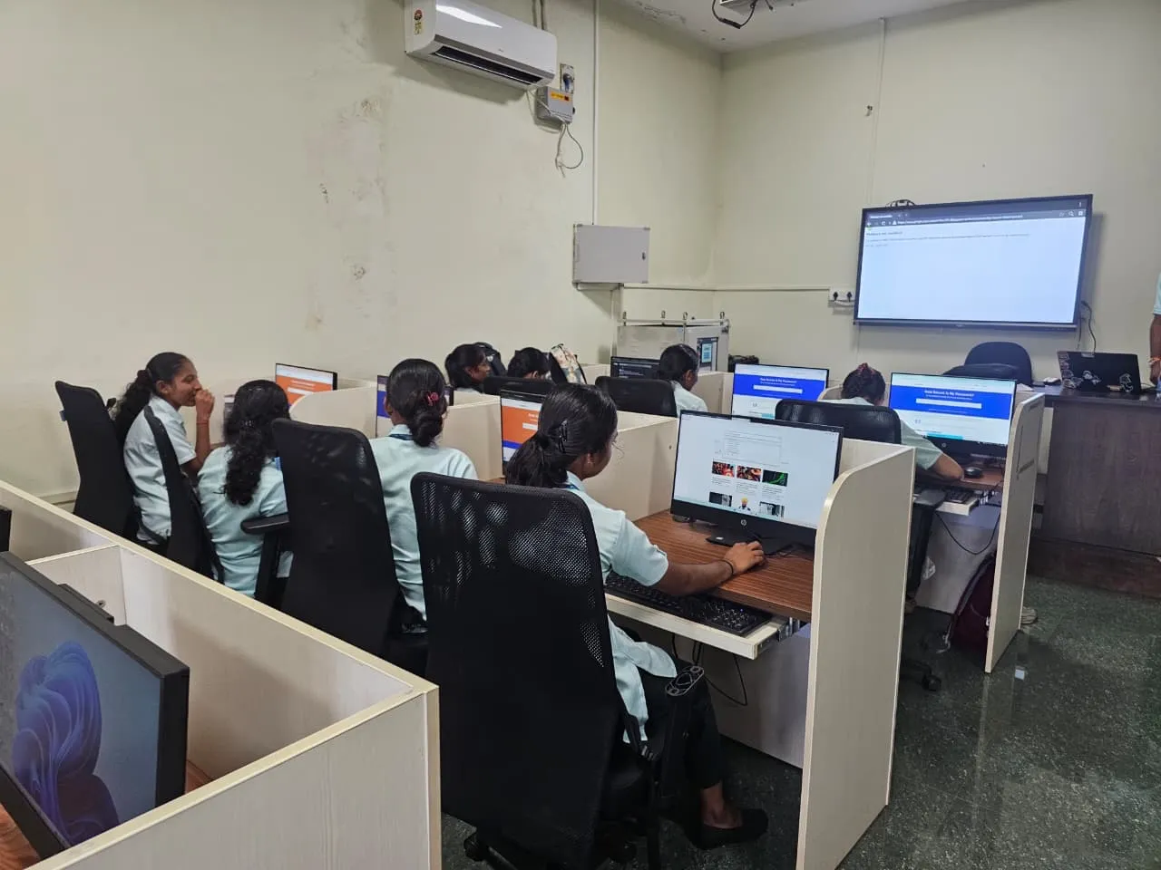 Industry certification roadmap presentation at Avanteia Cybersecurity Seminar Sant Sohirobanath Ambiye Government College of Arts and Commerce